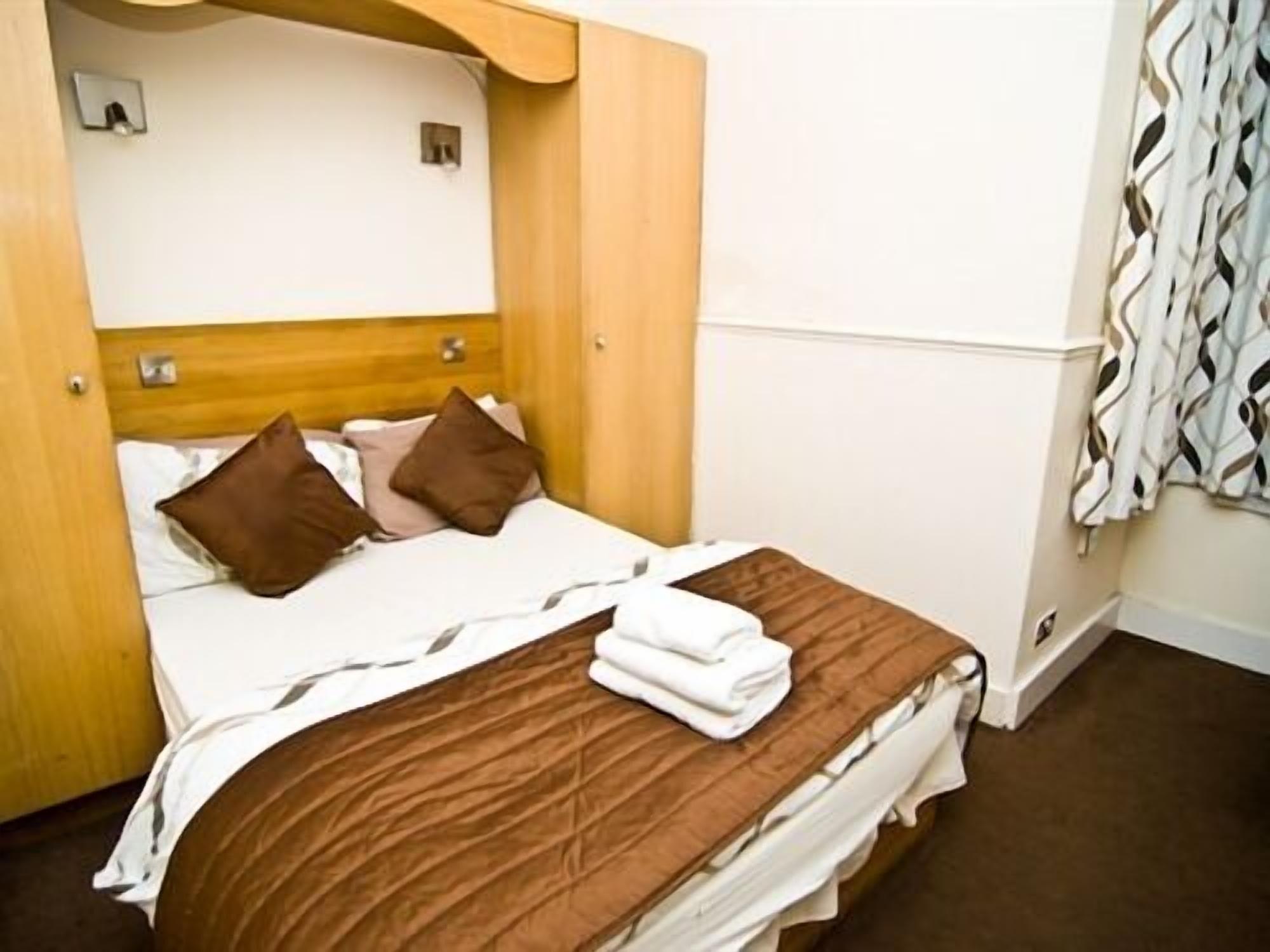 הונסלו Skylark Guest House מראה חיצוני תמונה