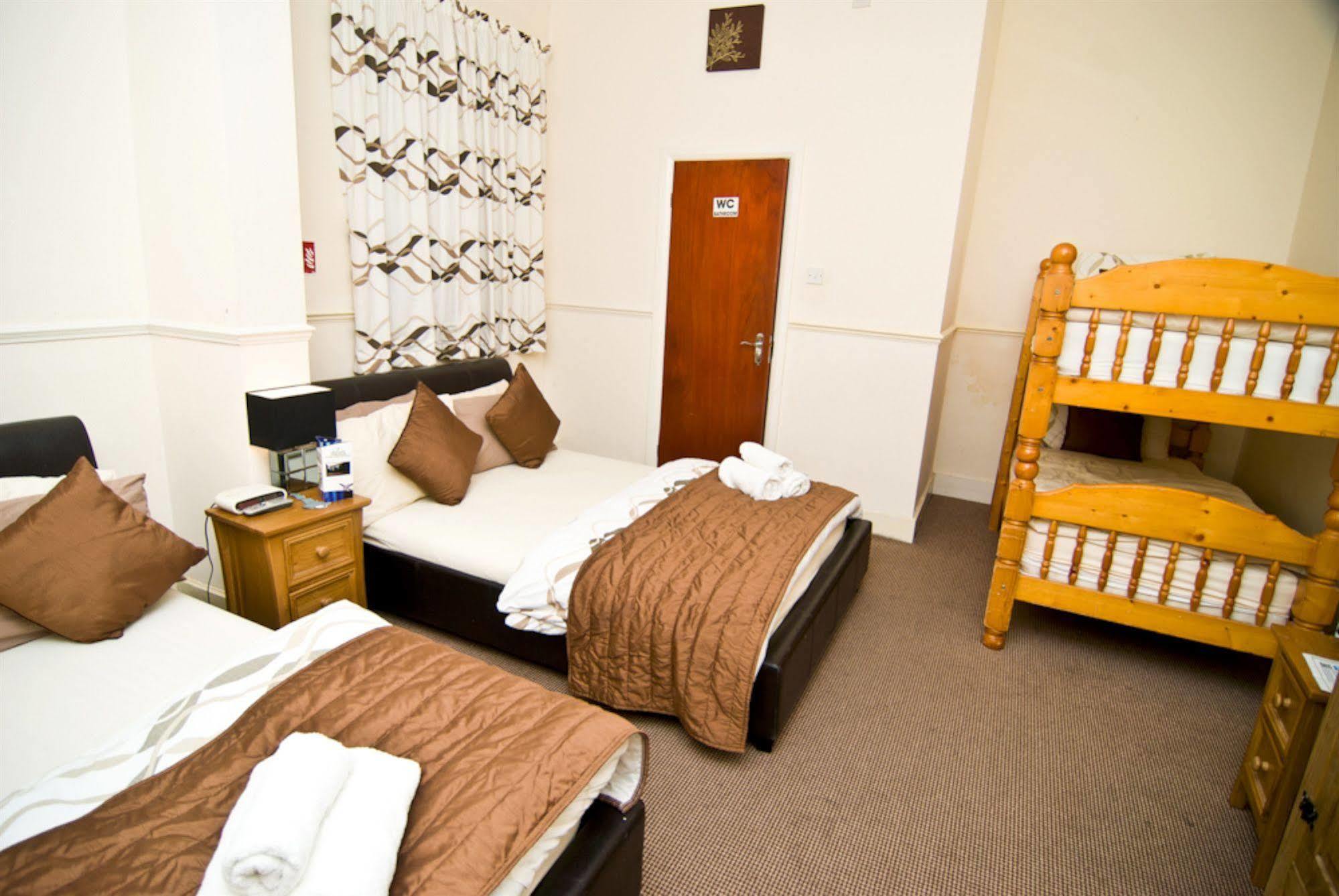 הונסלו Skylark Guest House מראה חיצוני תמונה
