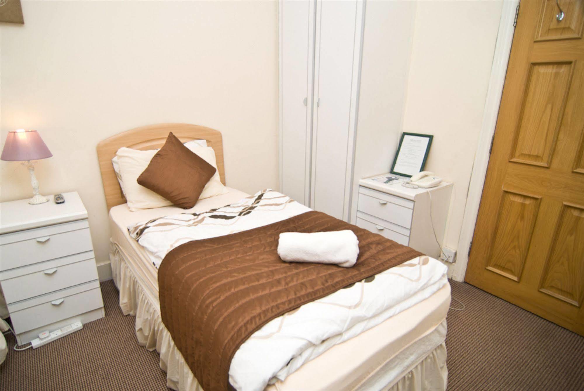 הונסלו Skylark Guest House מראה חיצוני תמונה