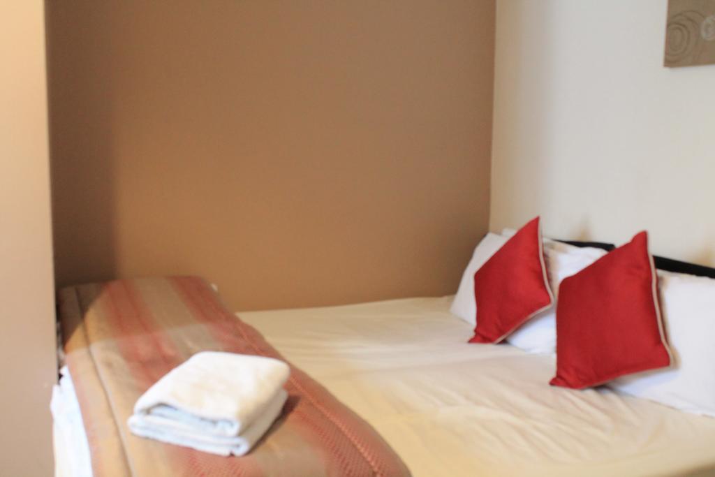 הונסלו Skylark Guest House חדר תמונה