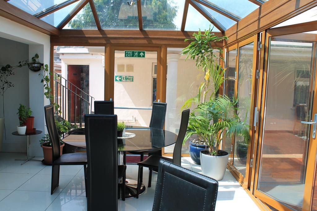 הונסלו Skylark Guest House מראה חיצוני תמונה
