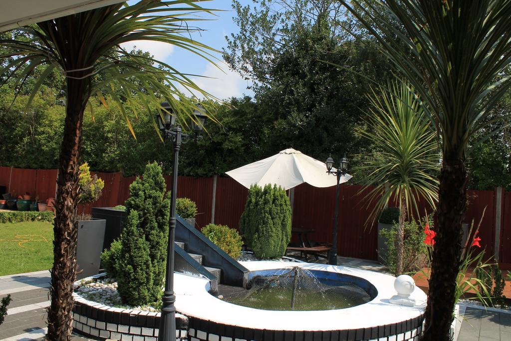 הונסלו Skylark Guest House מראה חיצוני תמונה