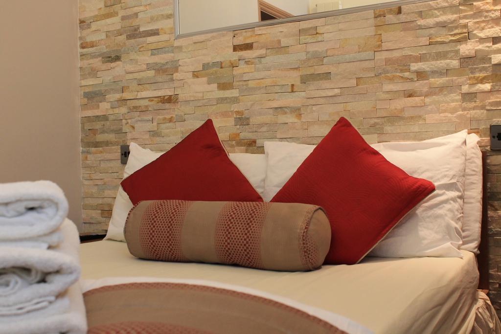 הונסלו Skylark Guest House מראה חיצוני תמונה